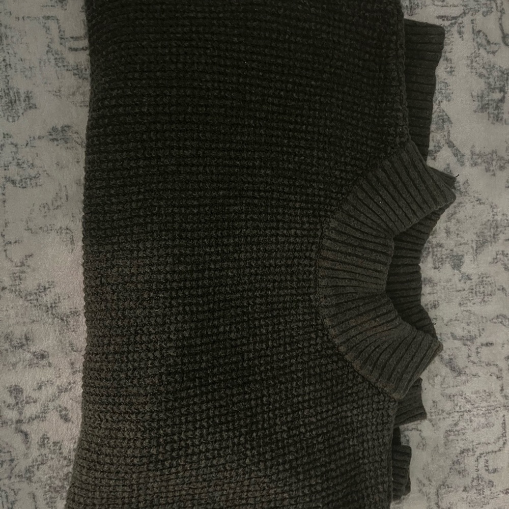 Old Navy army green sweater